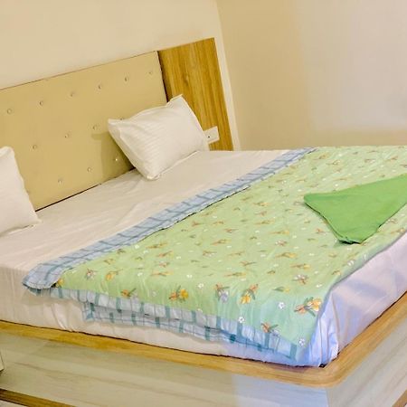 The Silver Tulip Hotel Ludhijána Kültér fotó